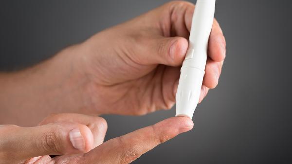 55岁的人正常的血糖是多少？这些标准，可参考一下，不妨一看