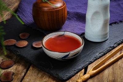 泡了一坛鹿茸鹿鞭酒，喝了半杯差点把自己送进医院