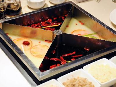 一顿麻辣火锅下肚血压起飞！这3种调味料，是升压“三剑客”