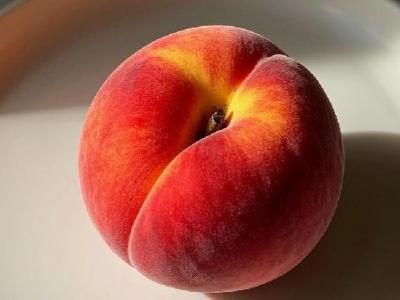 桃子是否会影响胆固醇？科学解释与血管健康饮食建议