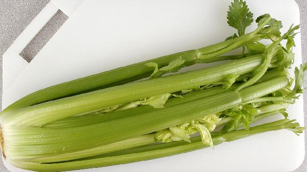 芹菜汁什么时候喝减肥