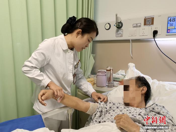 急诊普外科的假日坚守：开辟绿色通道 为急腹症患者抢生机