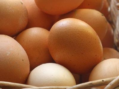 一旦总胆固醇超过5.2，或低密度脂蛋白超过3.4，建议少碰3类食物