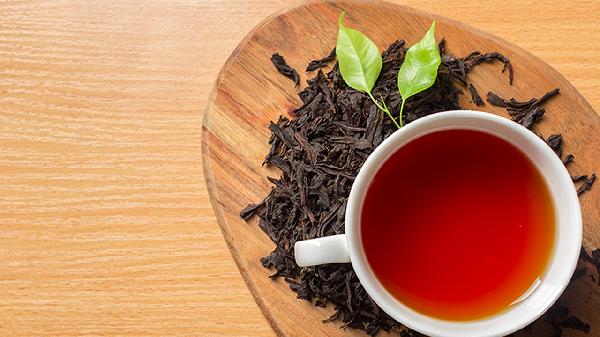 血糖高还可以喝茶吗?医生:想降血糖,这4种饮品不建议多喝-易网<a href=/ target=_blank class=infotextkey>健康养生</a>网 血糖高还可以喝茶吗?医生:想降血糖,这4种饮品不建议多喝