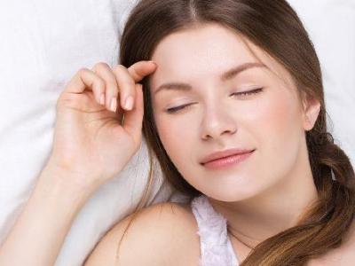 十点睡觉的传统观念被颠覆?健康提醒:70岁后,睡眠需遵循这五点黄金法则!