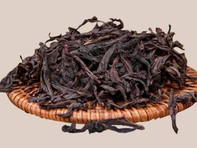 茶叶是痛风的“催化剂”？医生劝告：不想关节肿痛，少喝3种茶