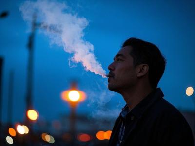调查发现：男性若长期不吸烟，用不了俩月，身体或出现这4个改变