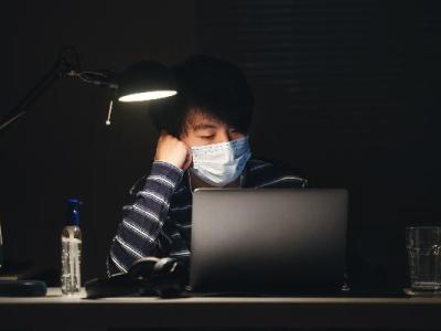 医生强调:最伤害肾脏的行为,不是熬夜!而是频繁的去做这4件事