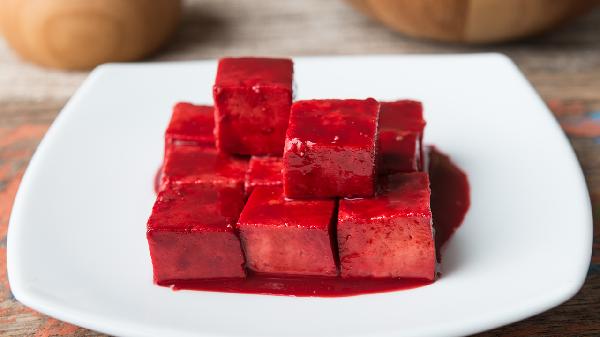 腐乳立大功?医生忠告:高血压患者吃腐乳时,要多注意这4点-易网健康<a href=/jkys/ target=_blank class=infotextkey>养生</a>网 腐乳立大功?医生忠告:高血压患者吃腐乳时,要多注意这4点